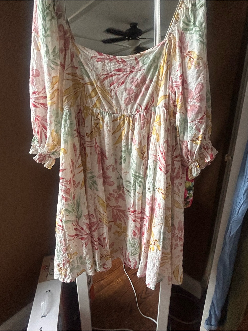 Women’s Floral Peasant Top in Multi-Color, great condition